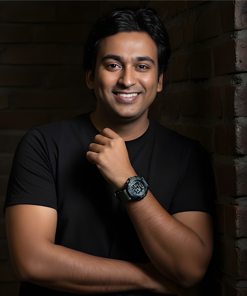 Portrait of Alston Antony, SaaS SEO consultant and founder of Maxinium
